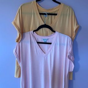 Tommy Bahama V neck Tee